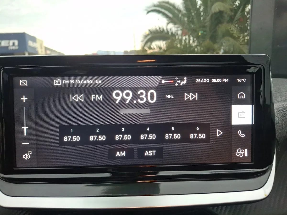 Peugeot 208 1.2 Style Puretech 75 4x2 Mt 5p año 2023