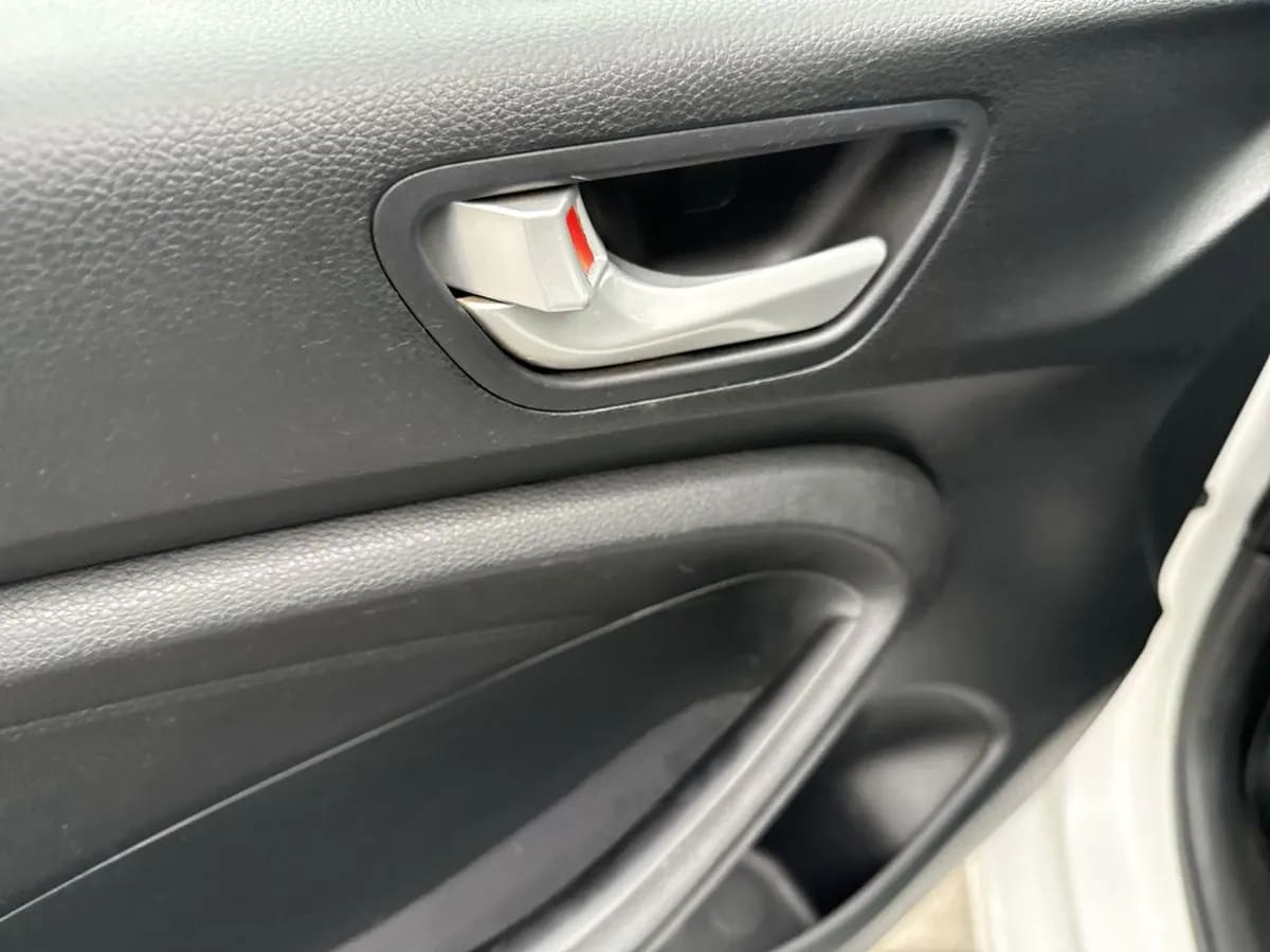 Hyundai Verna 1.4 Cb Plus 4x2 Mt5 4p año 2021