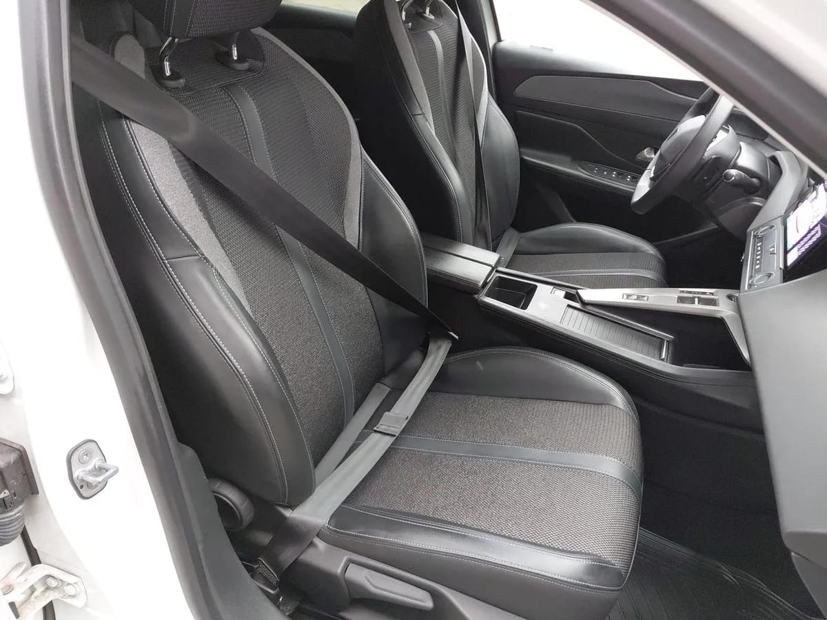 Peugeot 308 1.2 Allure Pack Puretech 130 4x2 Eat8 5p año 2023