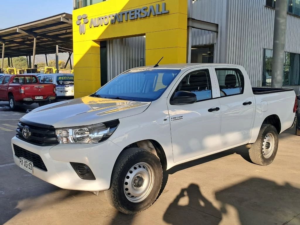 Toyota Hilux Dx 2.4 Mt 4x2 año 2021