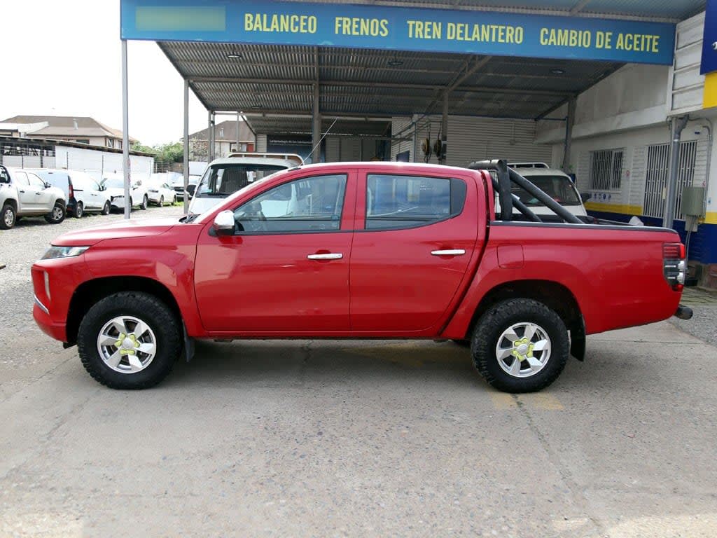 Mitsubishi L200 Katana Crt 4x4 2.4 año 2023
