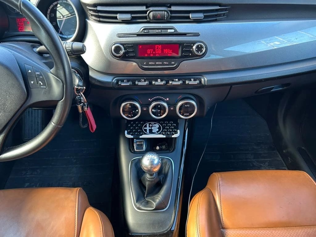 Alfa Romeo Giulietta Giulietta 1.4 Mt año 2013