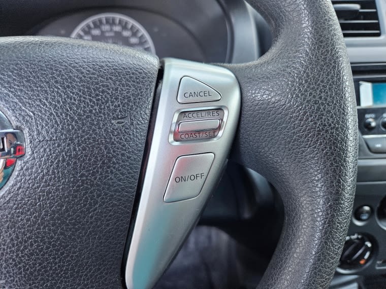 Nissan Versa 1.6 Sense Mt año 2015