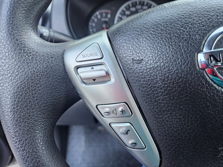 Nissan Versa 1.6 Sense Mt año 2015