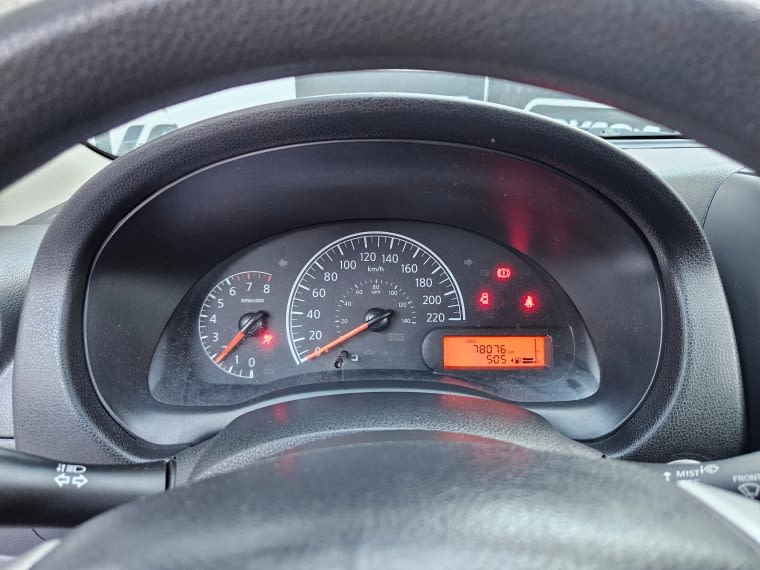 Nissan Versa 1.6 Sense Mt año 2015