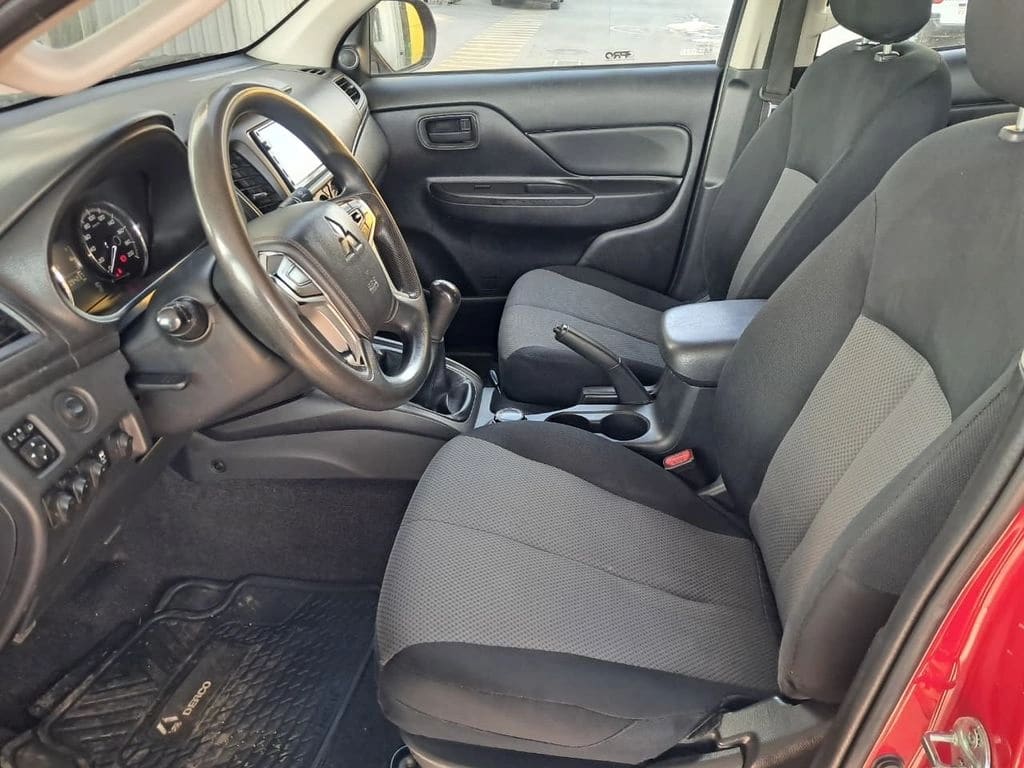 Mitsubishi L200 Katana Crt 4x4 Mt año 2023