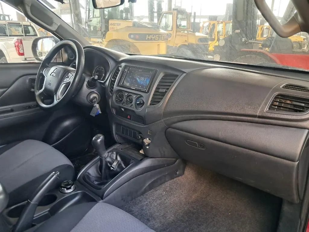 Mitsubishi L200 Katana Crt 4x4 Mt año 2023