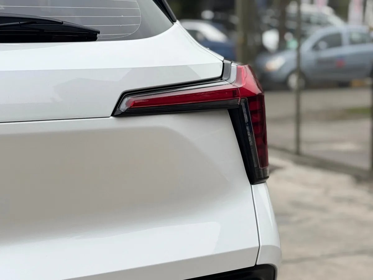 MITSUBISHI OUTLANDER Otra año 2025