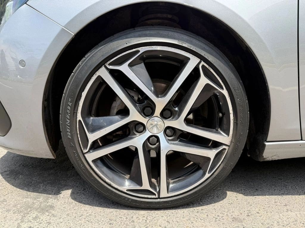 Peugeot 308 Feel 1.5 Diesel At8 año 2020