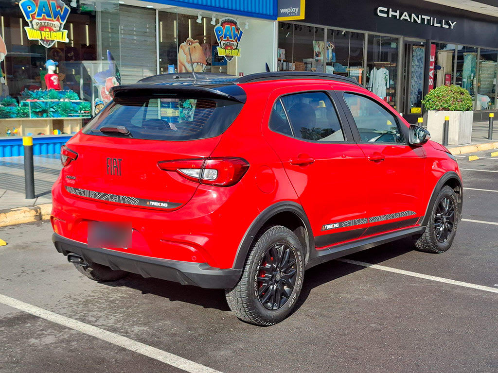 Fiat Argo Trekking Hatchback 1.3 año 2021