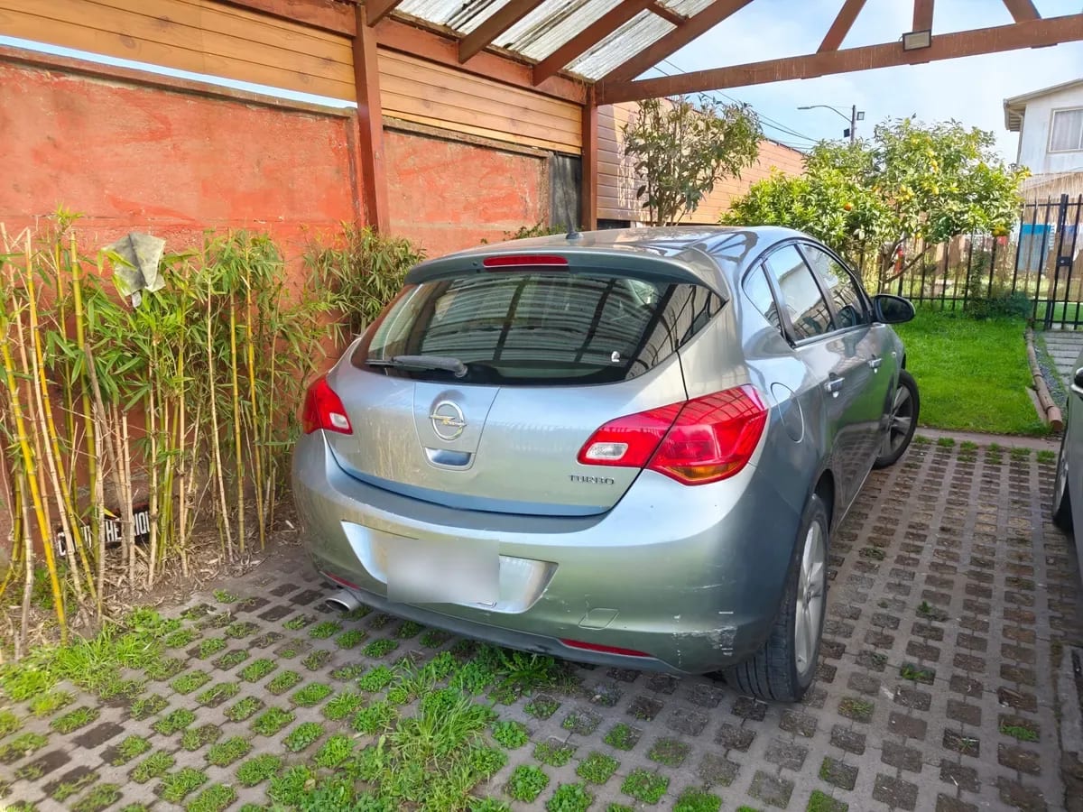 OPEL ASTRA 1.6 Iii Cosmo Hb5d At año 2013