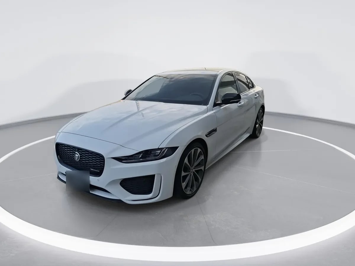 Jaguar Xe 2.0 R Dynamic 4x2 At año 2025