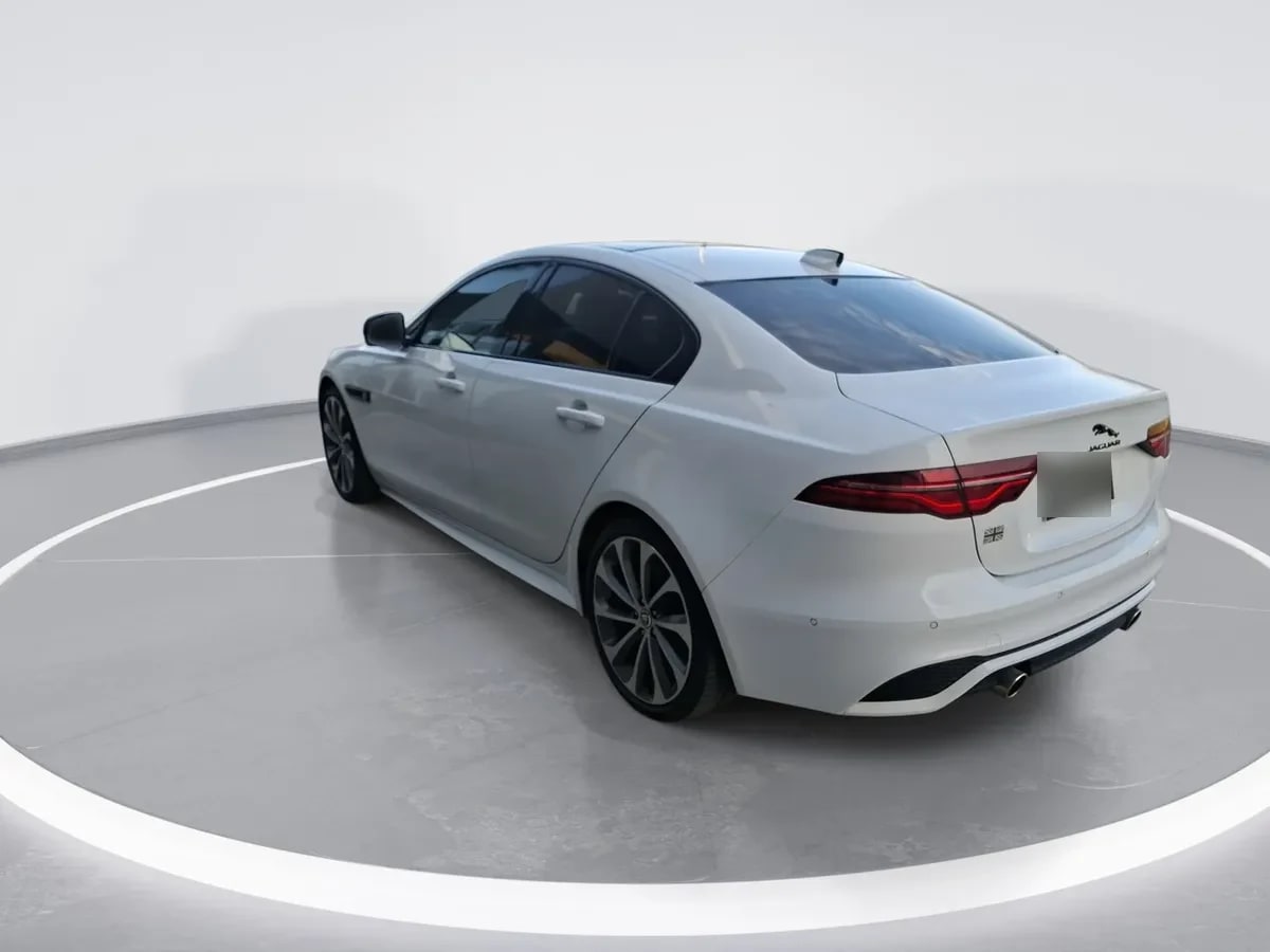 Jaguar Xe 2.0 R Dynamic 4x2 At año 2025
