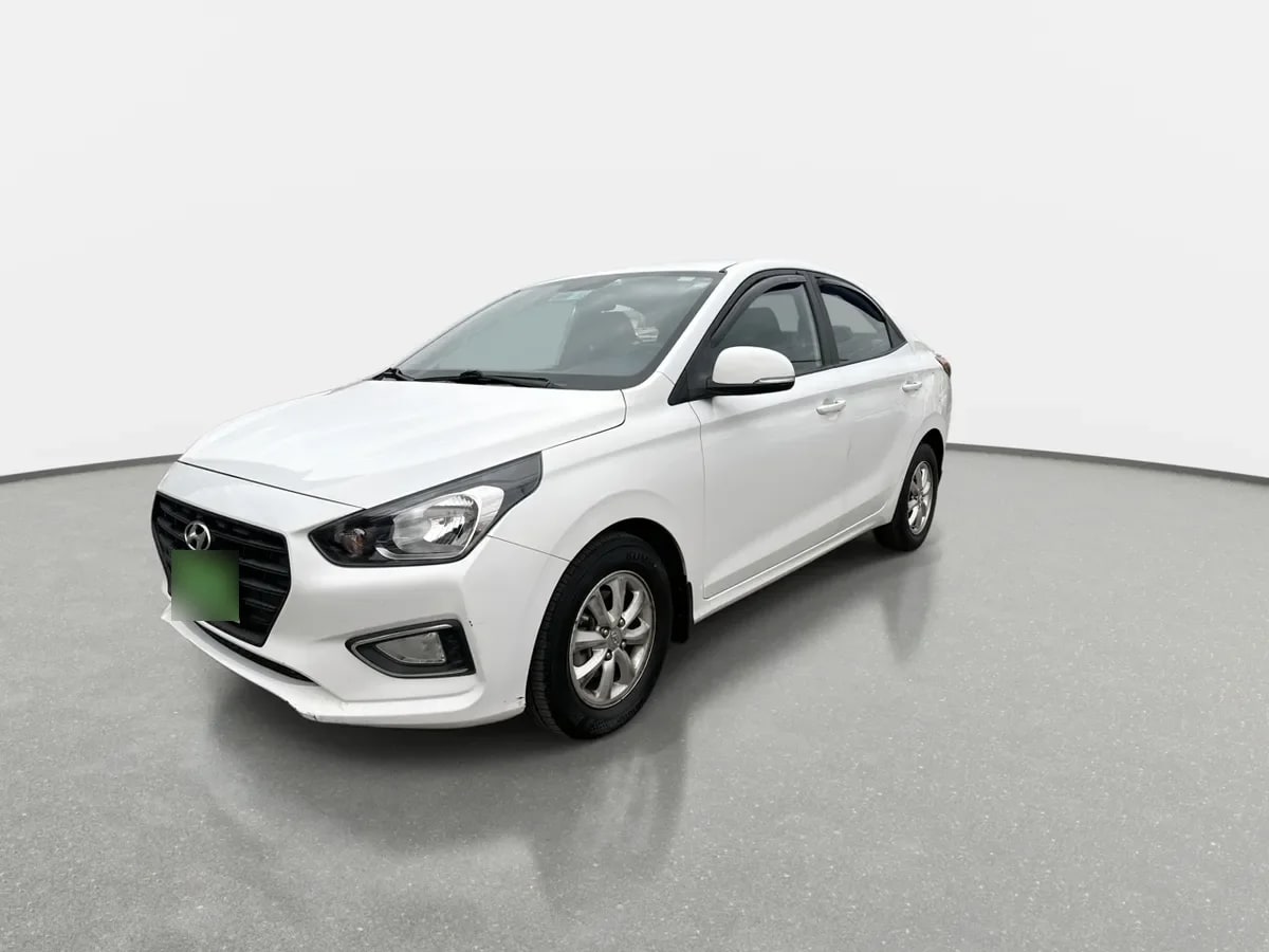 Hyundai Verna 1.4 Cb Plus 4x2 Mt5 4p año 2021