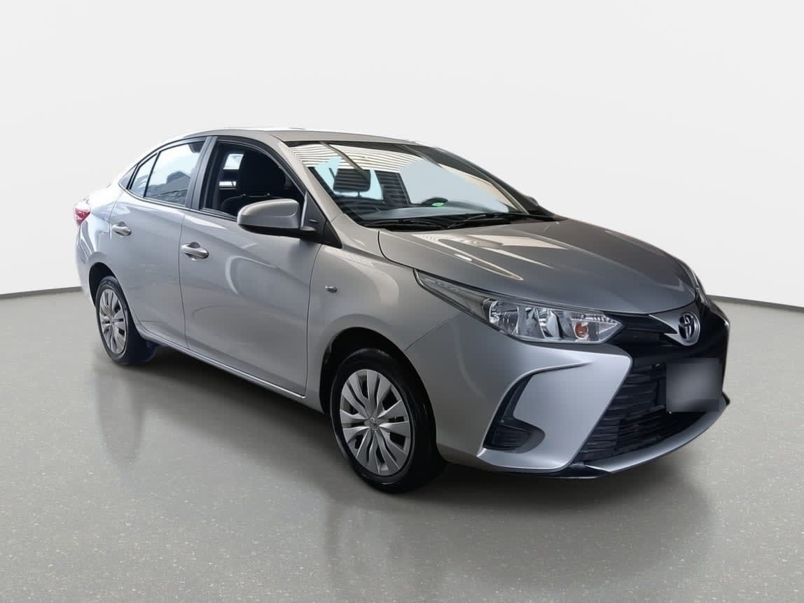 Toyota Yaris 1.5 Gli E 4x2 Mt 4p año 2022