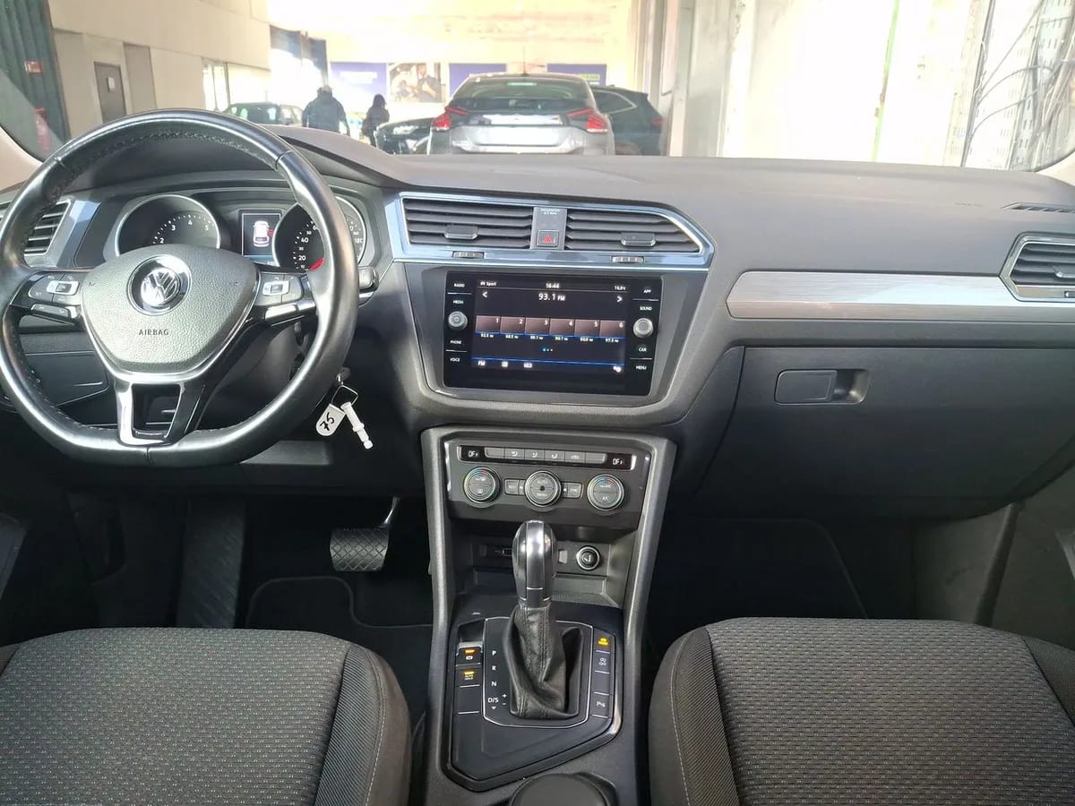 Volkswagen Tiguan 1.4 Tsi Comfortline 4x2 At 5p año 2018