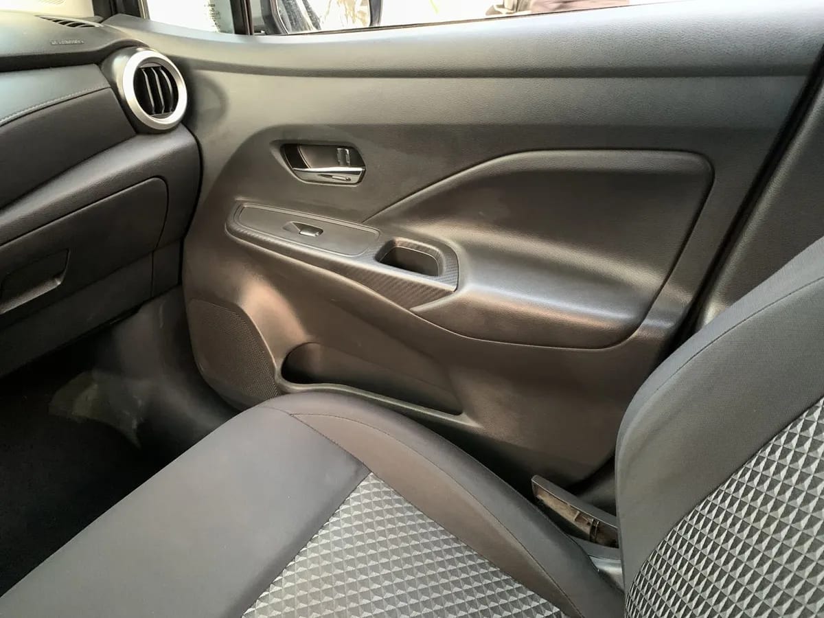 Nissan Versa 1.6 Sense 4x2 Mt 4p año 2021