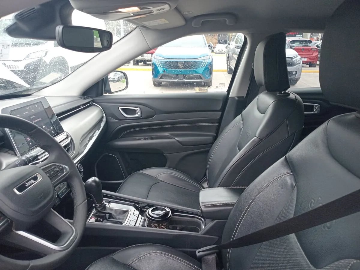 Jeep Compass 1.3 Longitude 4x2 At 5p año 2024