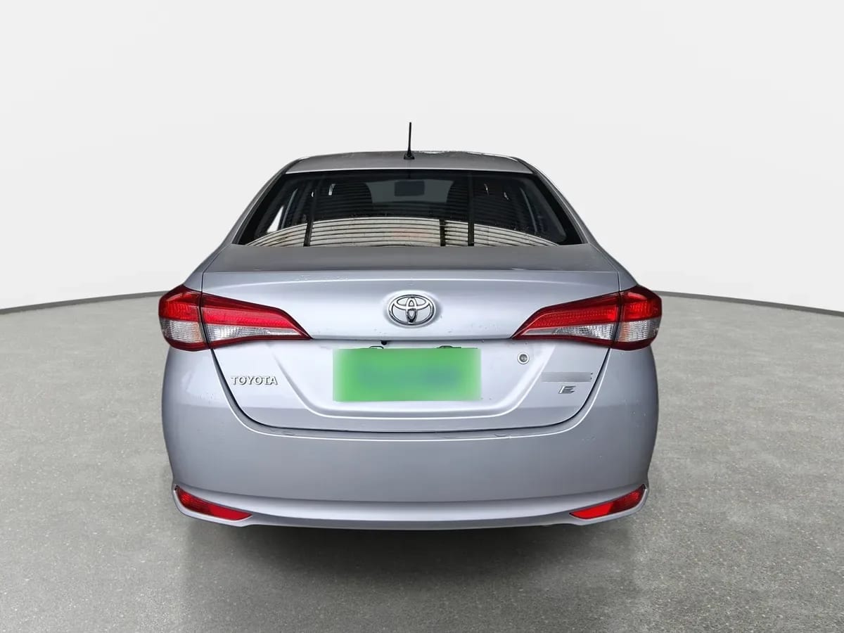 Toyota Yaris 1.5 Gli E 4x2 Mt 4p año 2022
