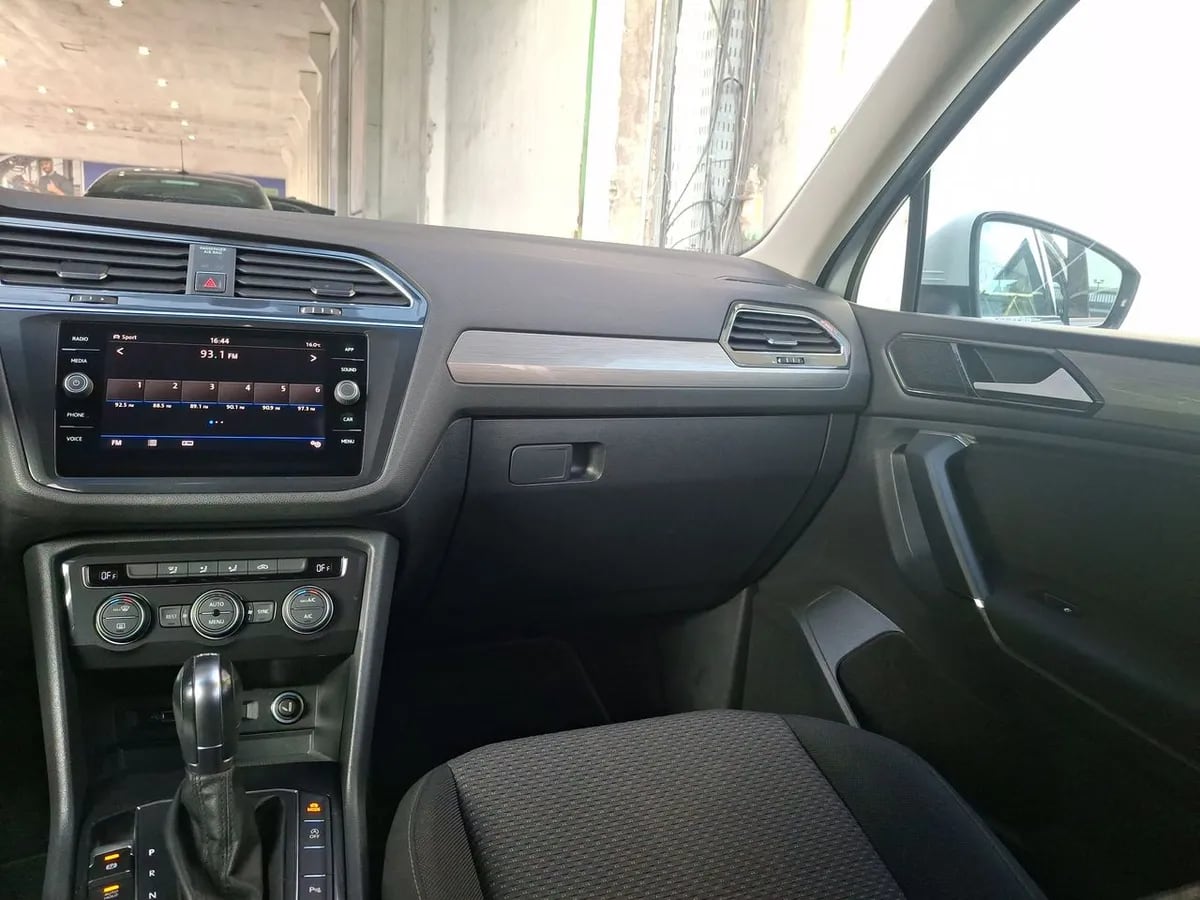 Volkswagen Tiguan 1.4 Tsi Comfortline 4x2 At 5p año 2018