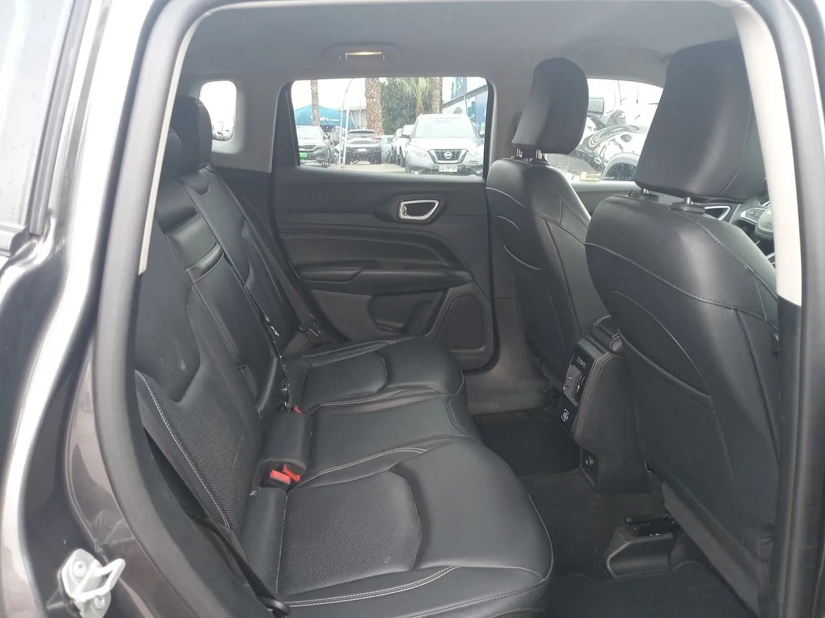 Jeep Compass 1.3 Longitude 4x2 At 5p año 2024