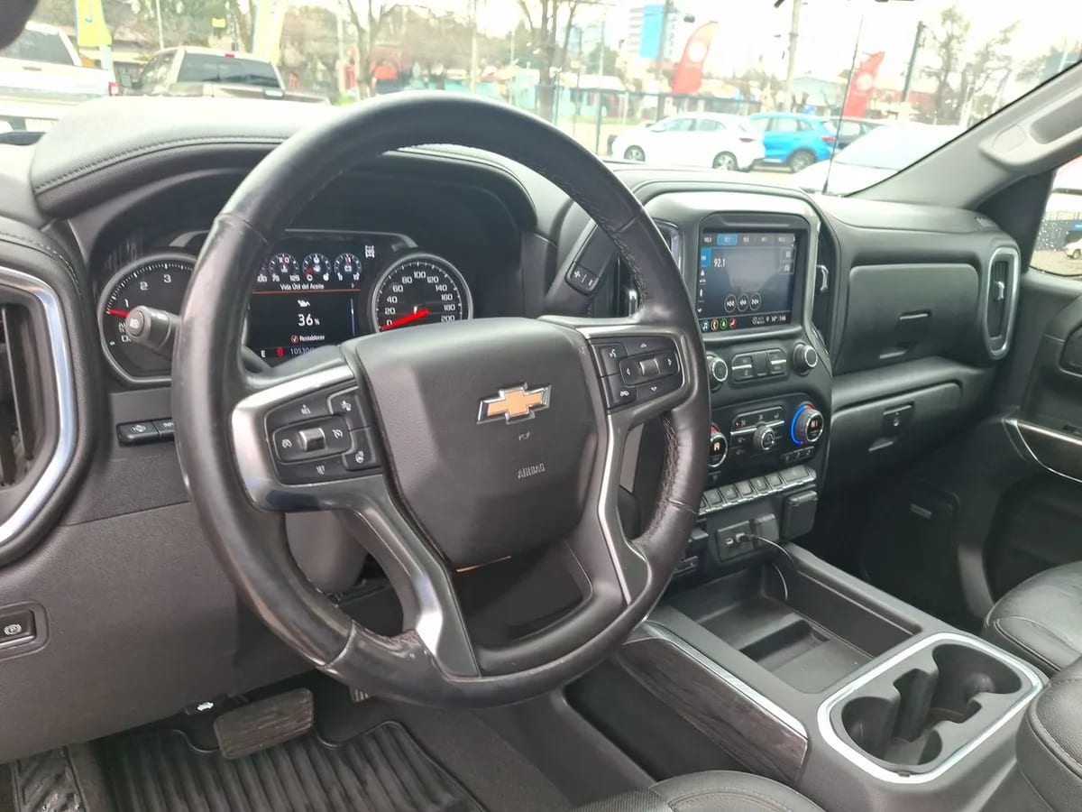 Chevrolet Silverado 5.3 Ltz 4x2 At 4p año 2022