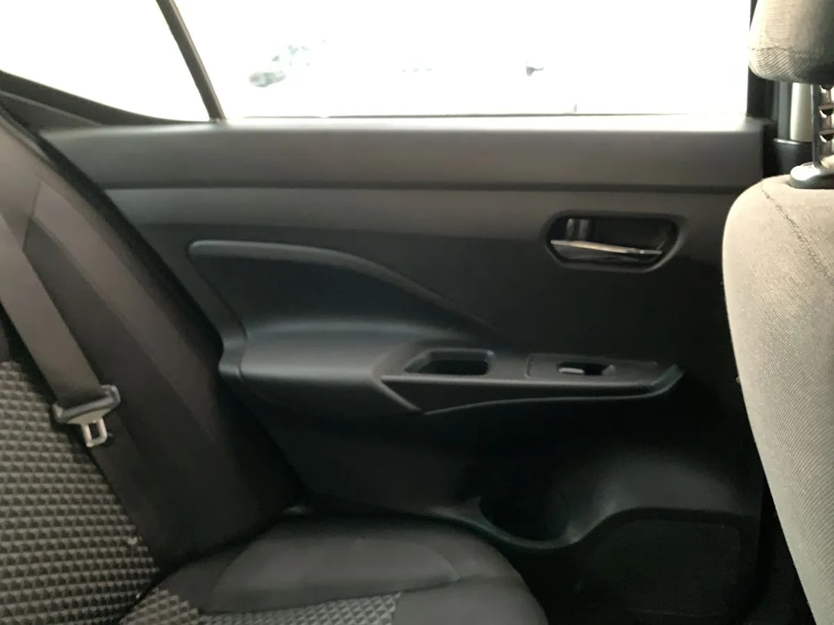 Nissan Versa 1.6 Sense 4x2 Mt 4p año 2021