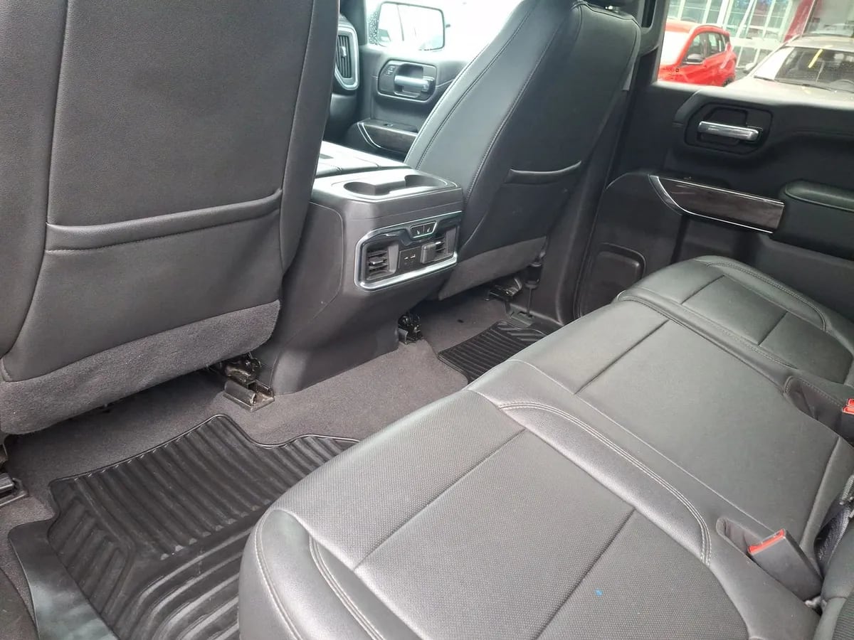 Chevrolet Silverado 5.3 Ltz 4x2 At 4p año 2022