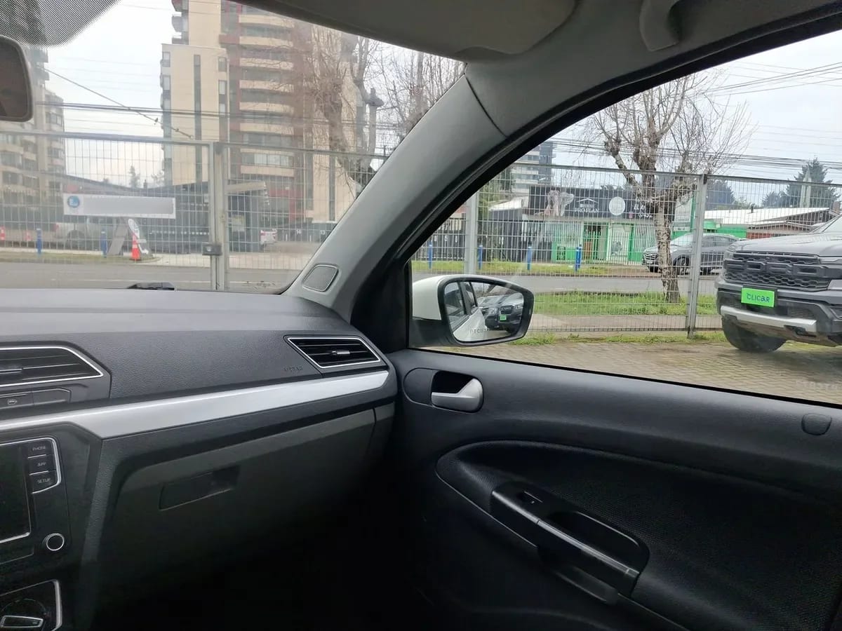 Volkswagen Gol 1.6 Highline 4x2 Mt 5p año 2021