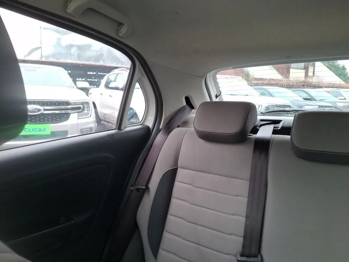 Volkswagen Gol 1.6 Highline 4x2 Mt 5p año 2021