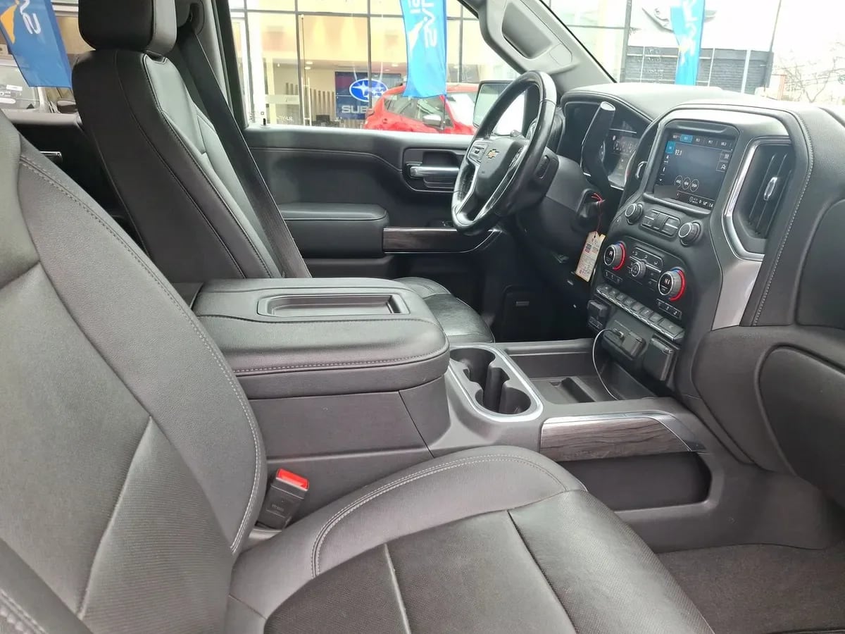 Chevrolet Silverado 5.3 Ltz 4x2 At 4p año 2022