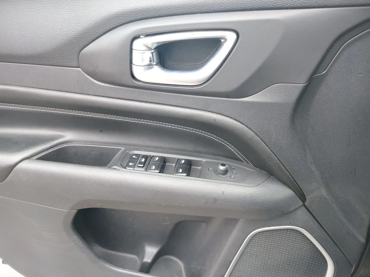 Jeep Compass 1.3 Longitude 4x2 At 5p año 2024