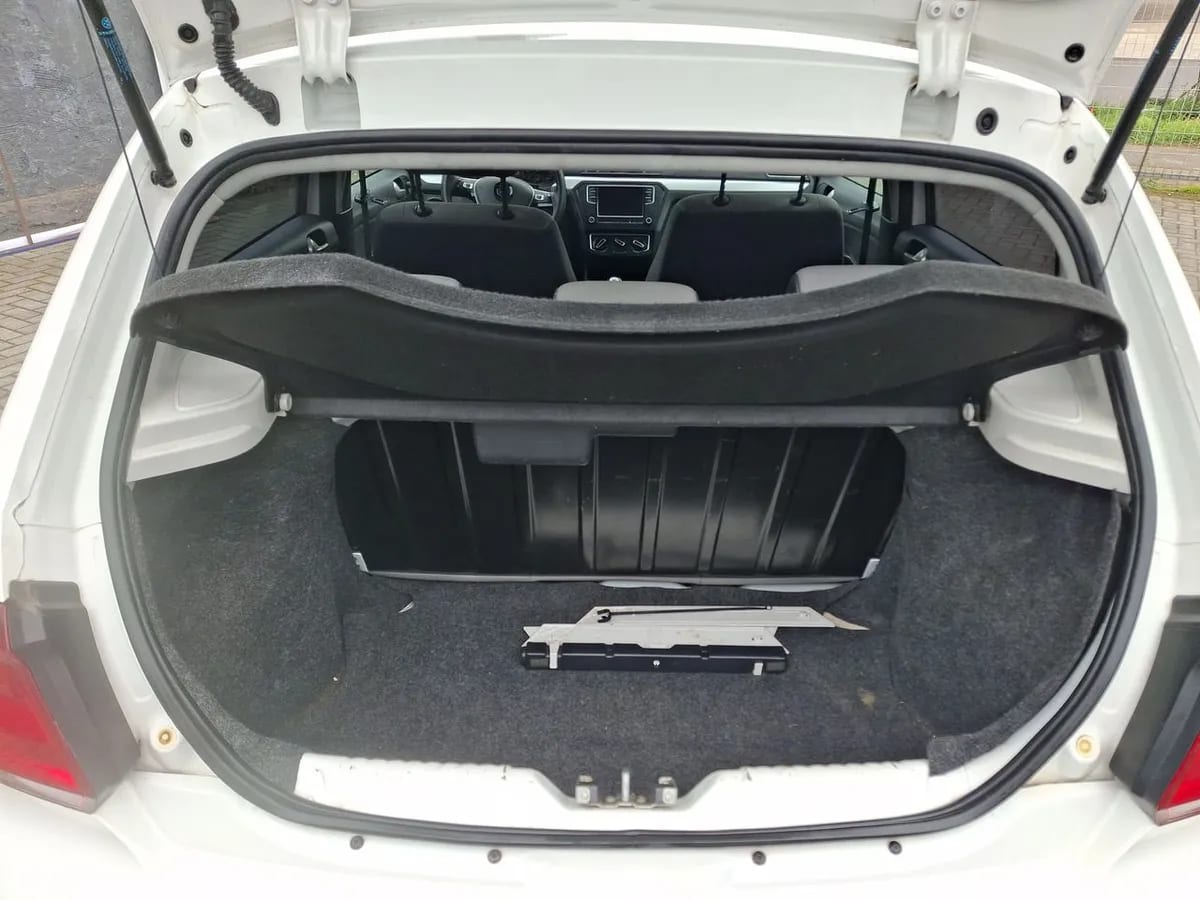 Volkswagen Gol 1.6 Highline 4x2 Mt 5p año 2021