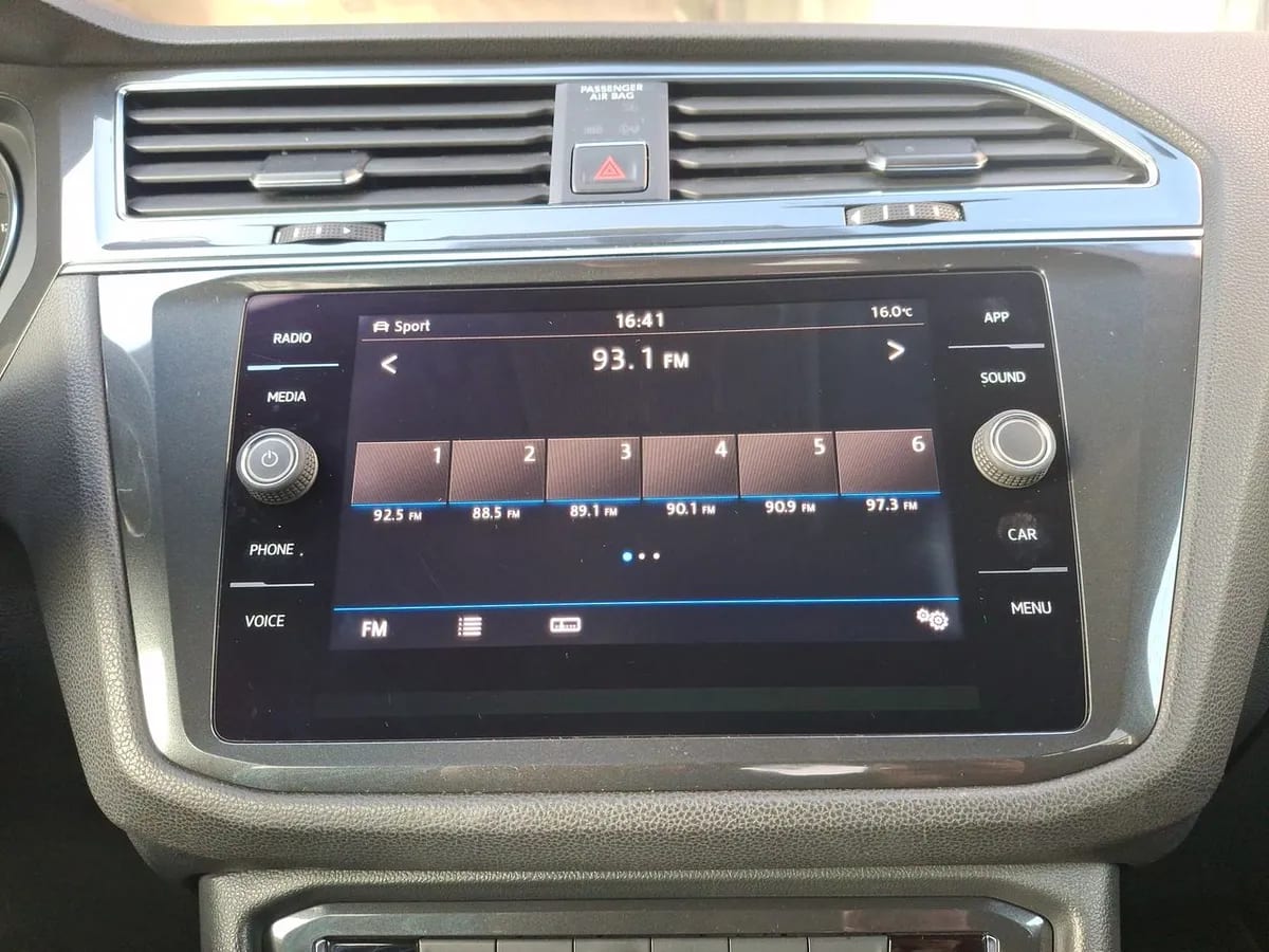 Volkswagen Tiguan 1.4 Tsi Comfortline 4x2 At 5p año 2018