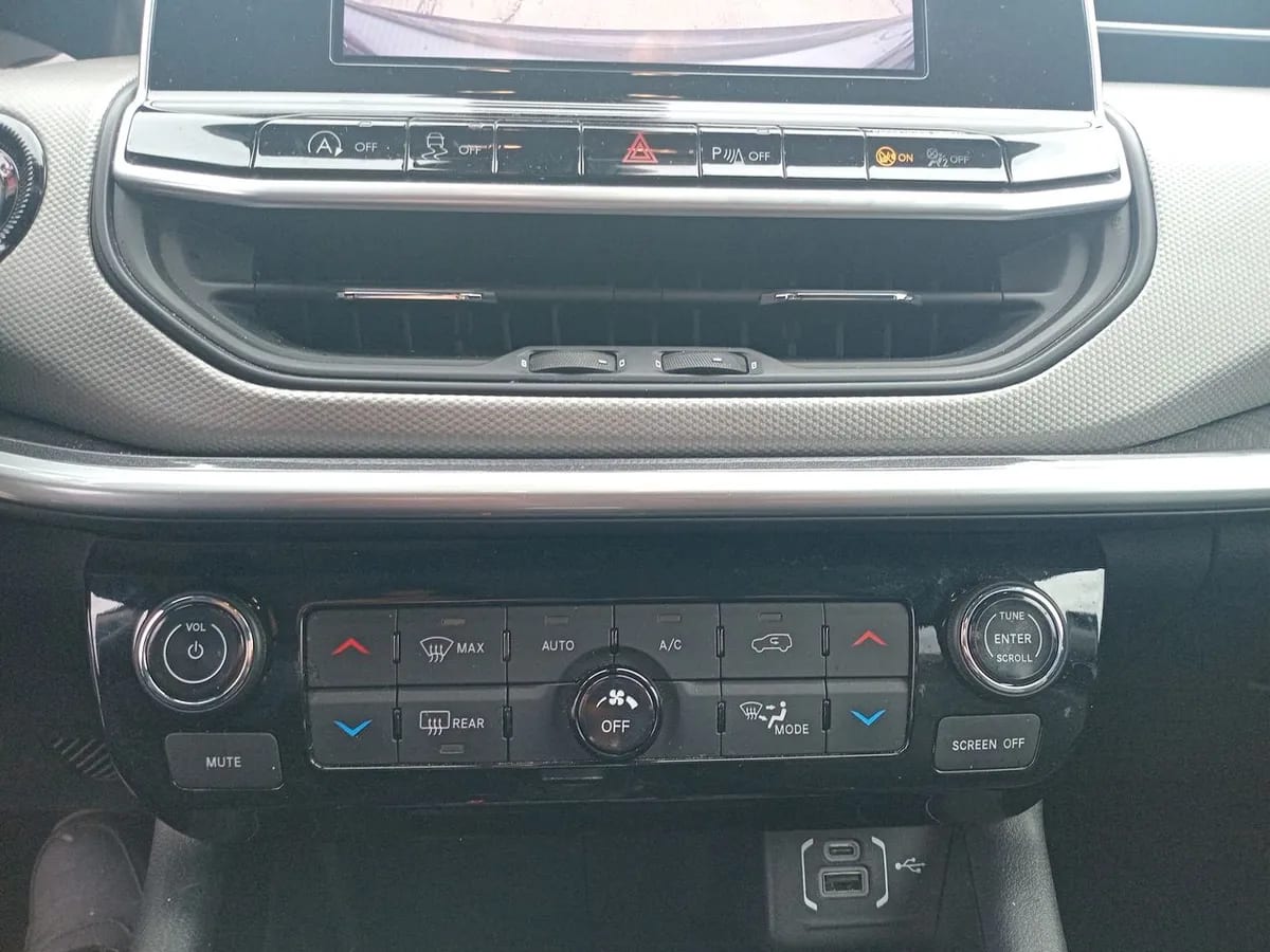 Jeep Compass 1.3 Longitude 4x2 At 5p año 2024