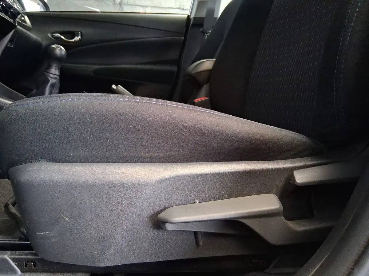 Toyota Yaris 1.5 Gli E 4x2 Mt 4p año 2022