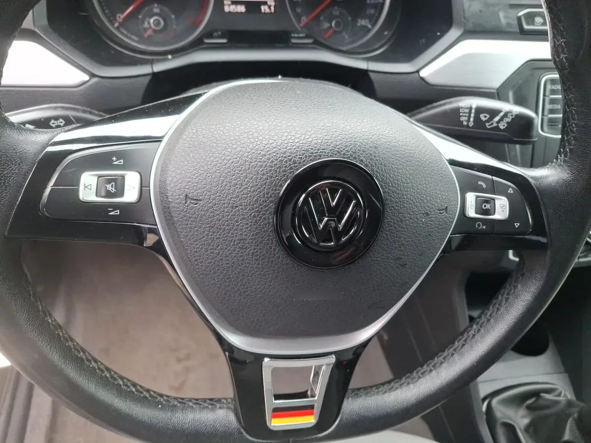 Volkswagen Gol 1.6 Highline 4x2 Mt 5p año 2021