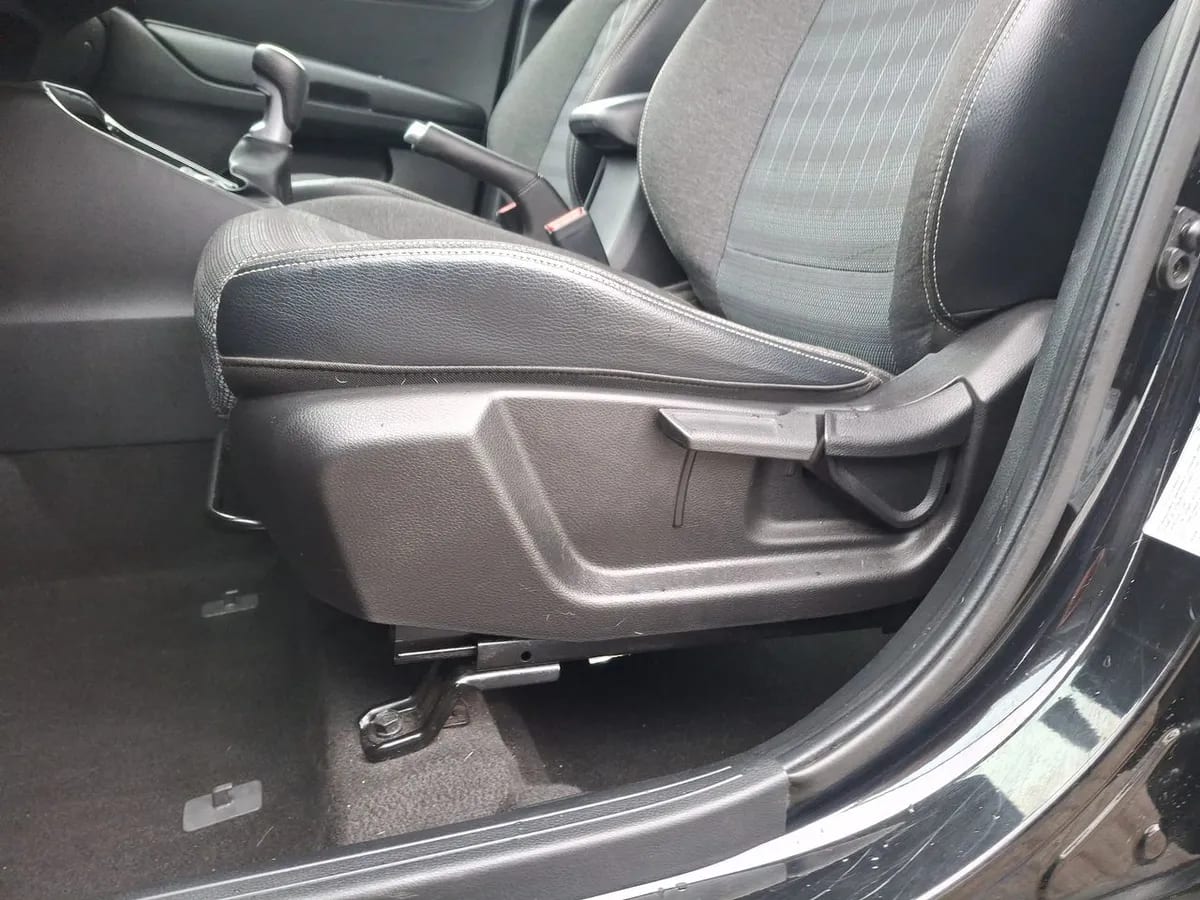 Kia Sonet 1.5 Ex Full 4x2 Ri 6mt 5p año 2024