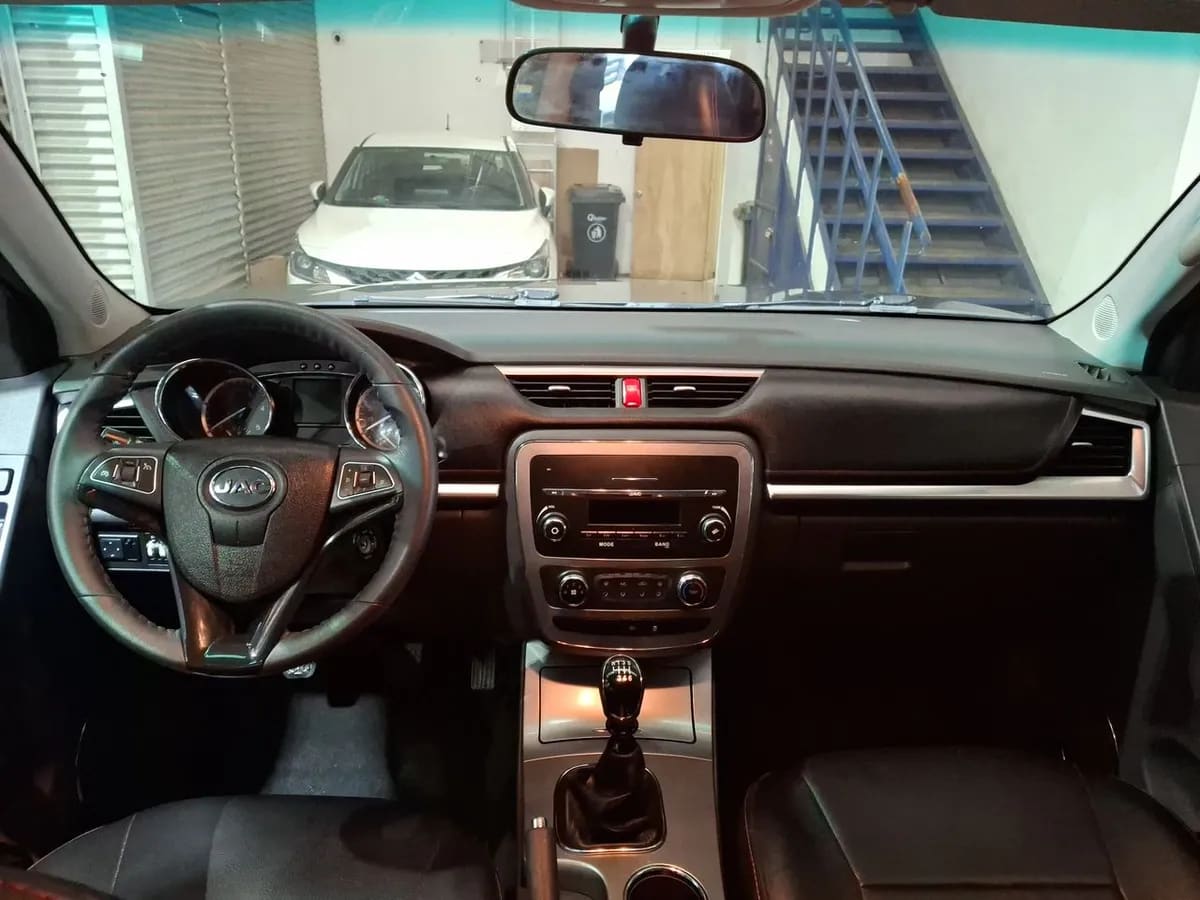 JAC T8 2.0 Comfort Diesel 4x2 Mt 4p año 2021