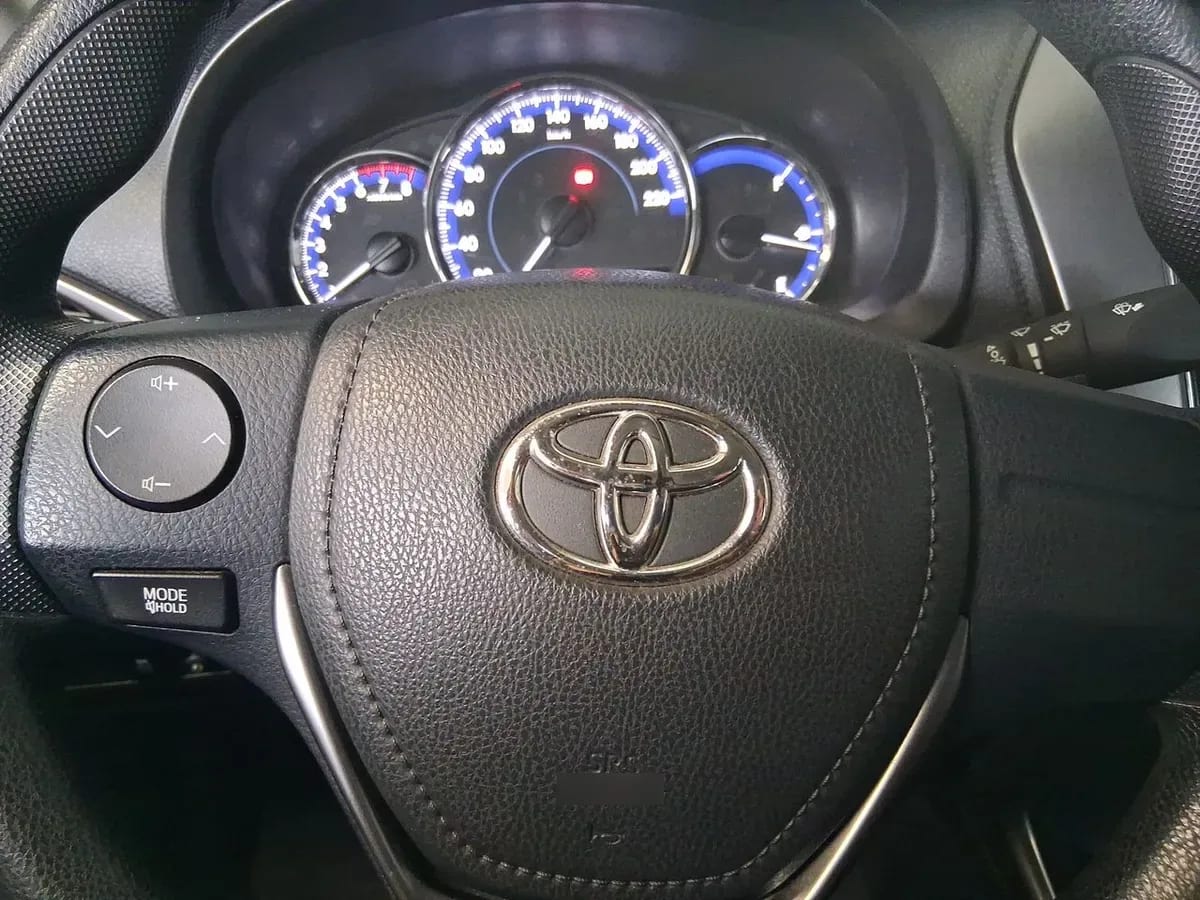 Toyota Yaris 1.5 Gli E 4x2 Mt 4p año 2022