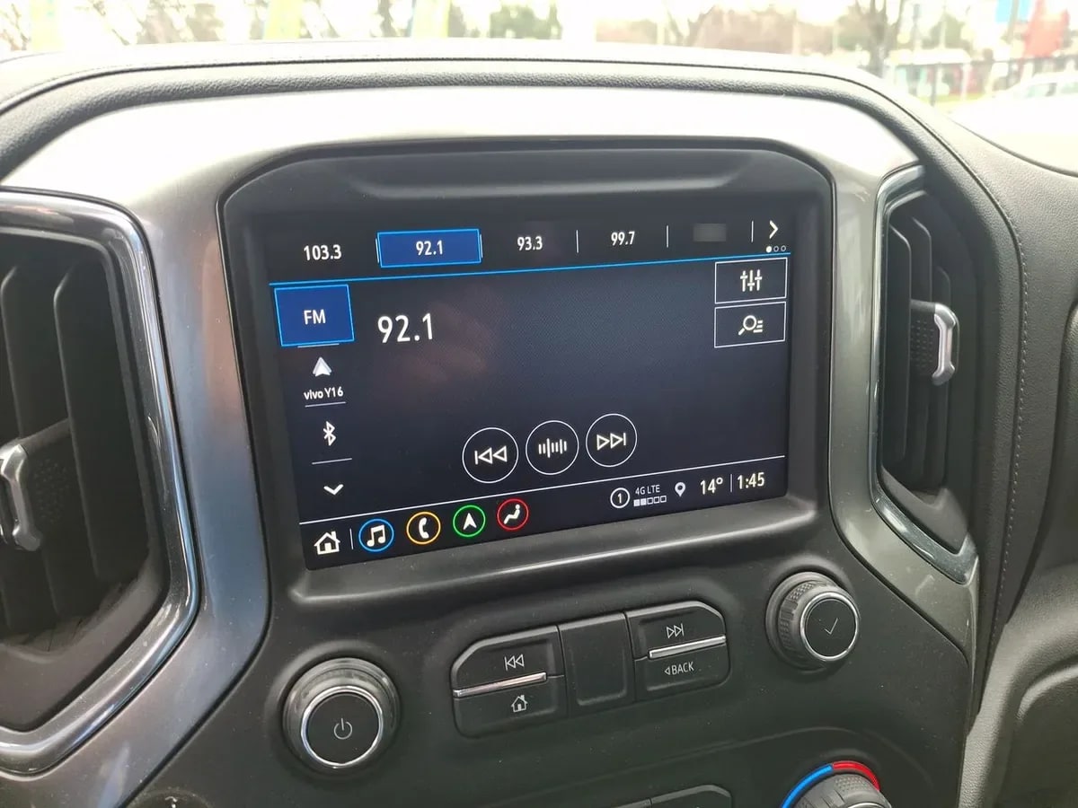 Chevrolet Silverado 5.3 Ltz 4x2 At 4p año 2022