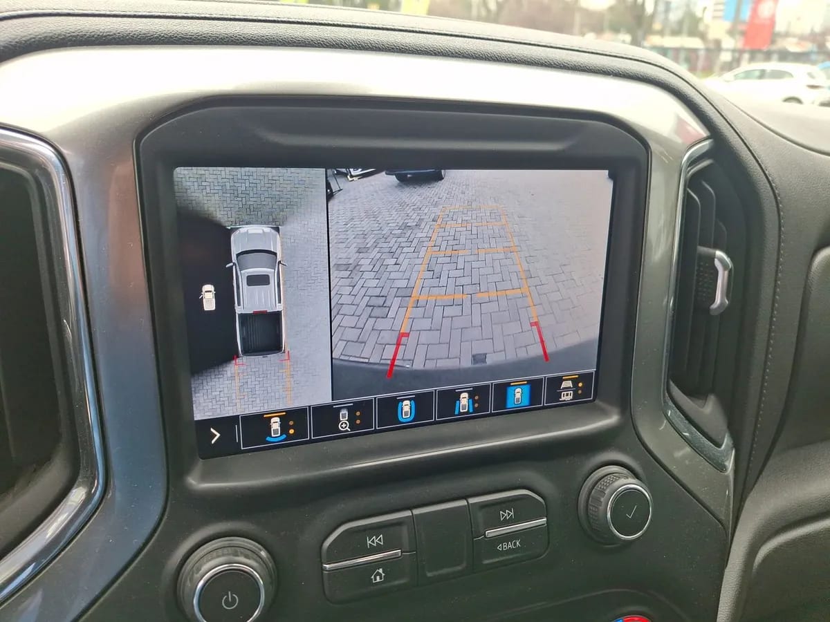 Chevrolet Silverado 5.3 Ltz 4x2 At 4p año 2022