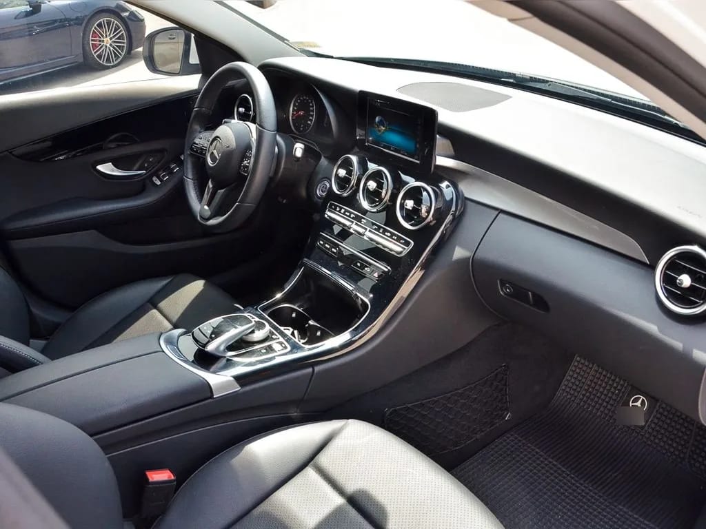 Mercedes-Benz C 300 C300e 2.0 T año 2021