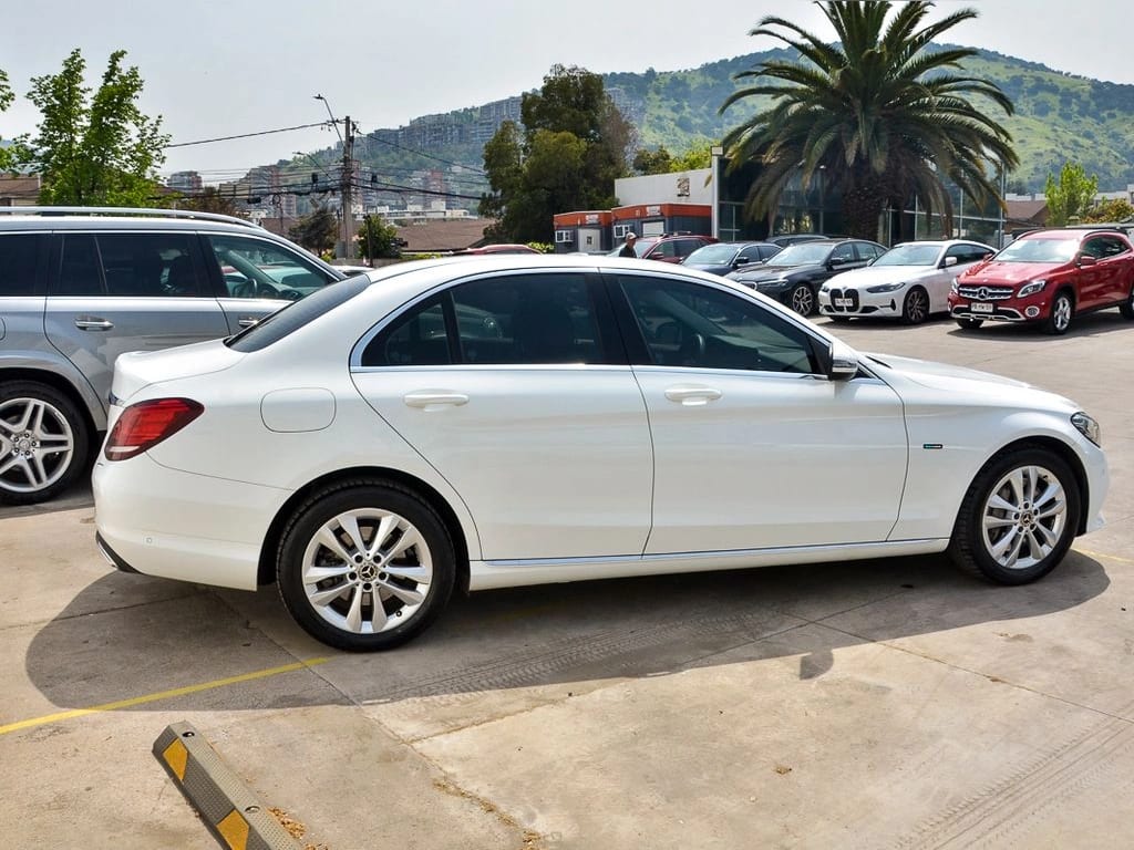 Mercedes-Benz C 300 C300e 2.0 T año 2021