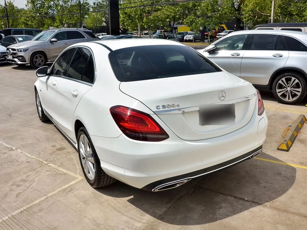 Mercedes-Benz C 300 C300e 2.0 T año 2021