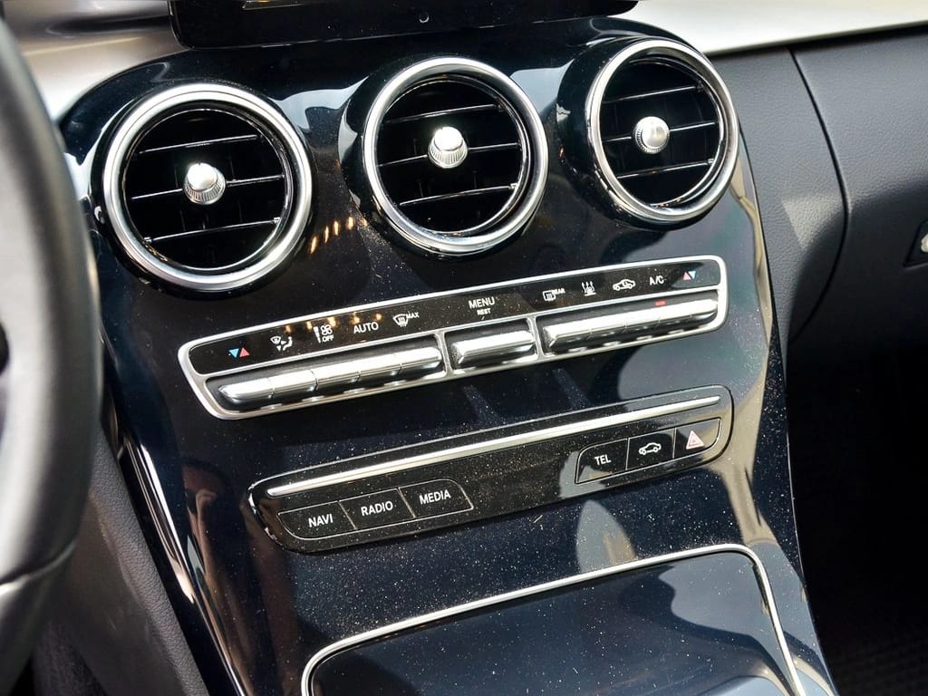 Mercedes-Benz C 300 C300e 2.0 T año 2021