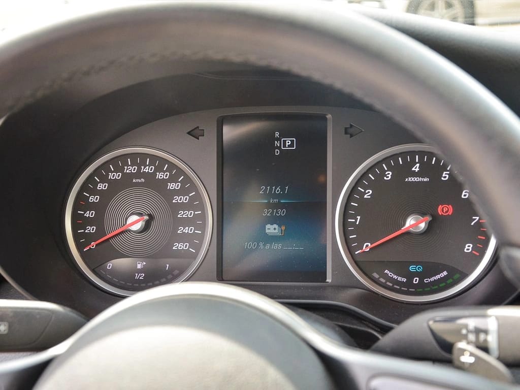 Mercedes-Benz C 300 C300e 2.0 T año 2021