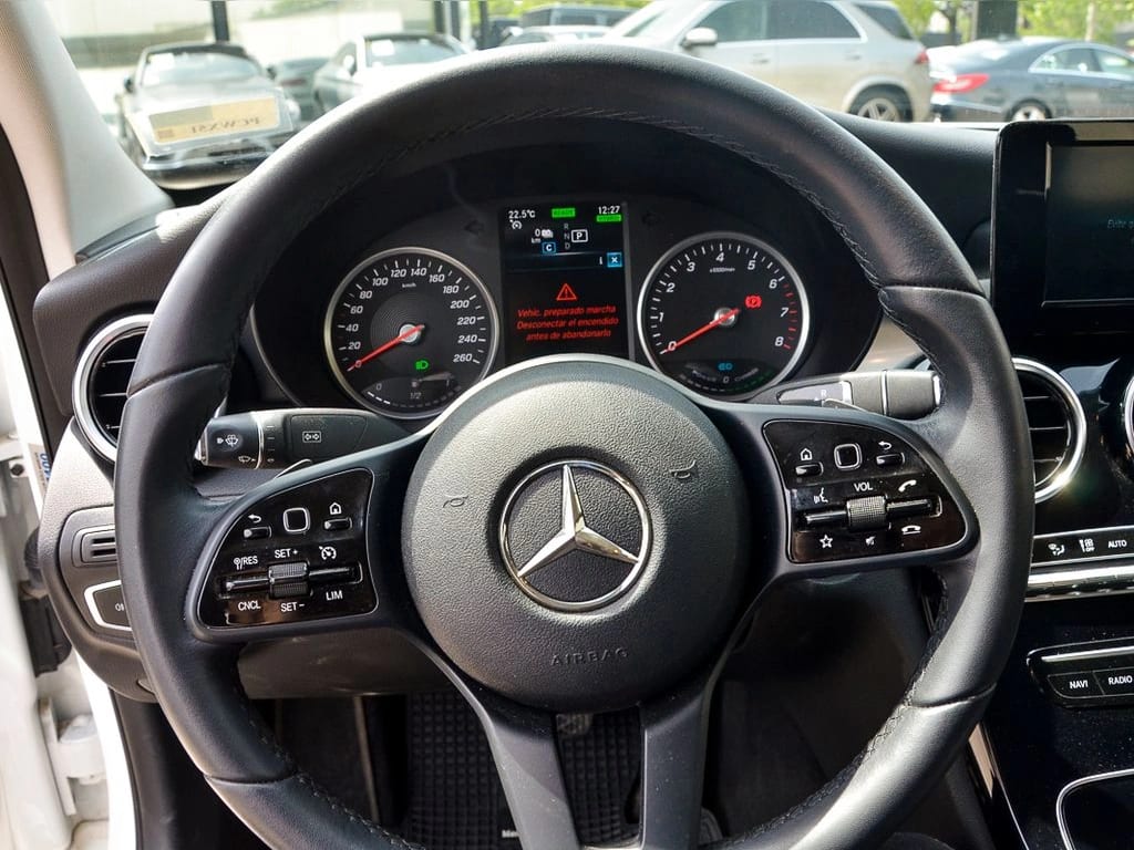 Mercedes-Benz C 300 C300e 2.0 T año 2021