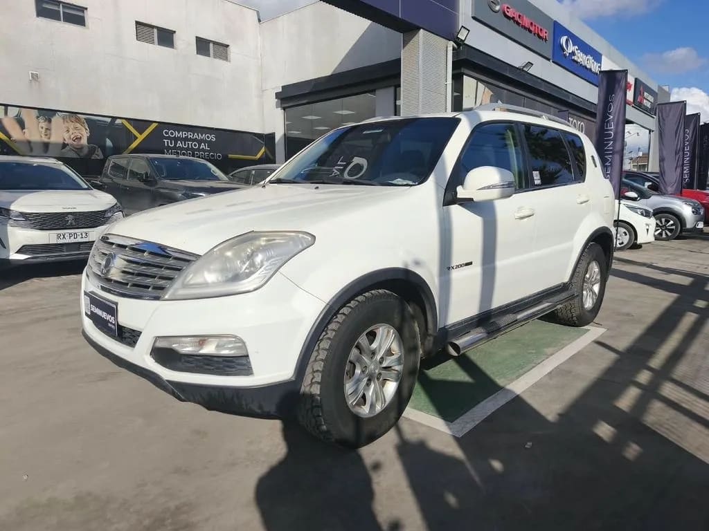Ssangyong Rexton 2.0 Diesel 4x2 año 2014
