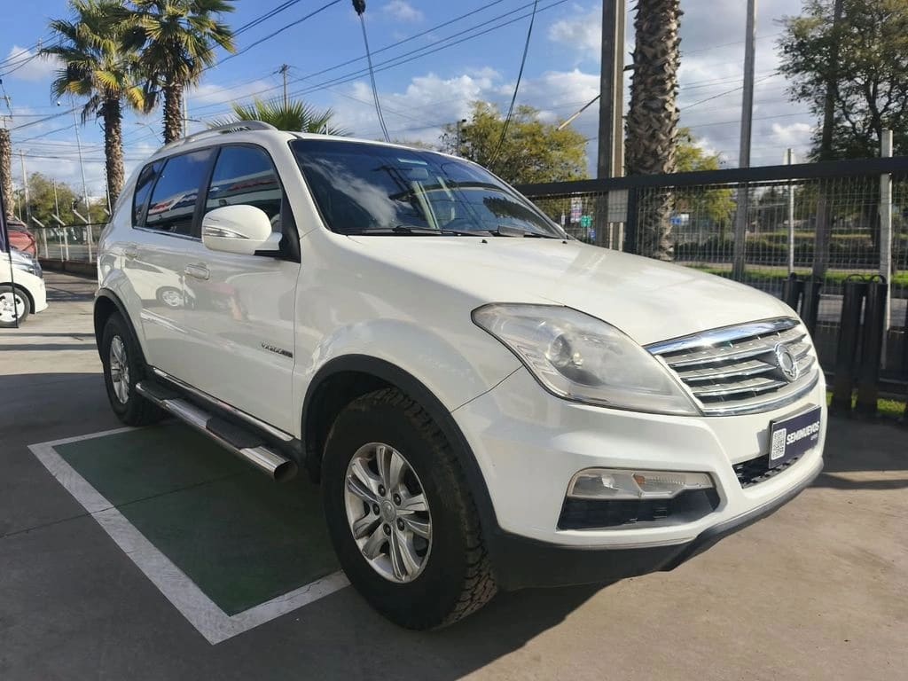 Ssangyong Rexton 2.0 Diesel 4x2 año 2014